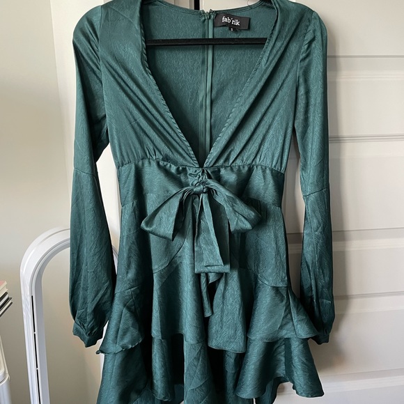 fab'rik Dresses & Skirts - Fab’rik v neck satin mini dress Size Small